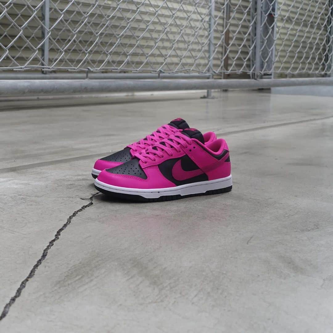 ミタスニーカーズのインスタグラム：「NIKE (WMNS) DUNK LOW」