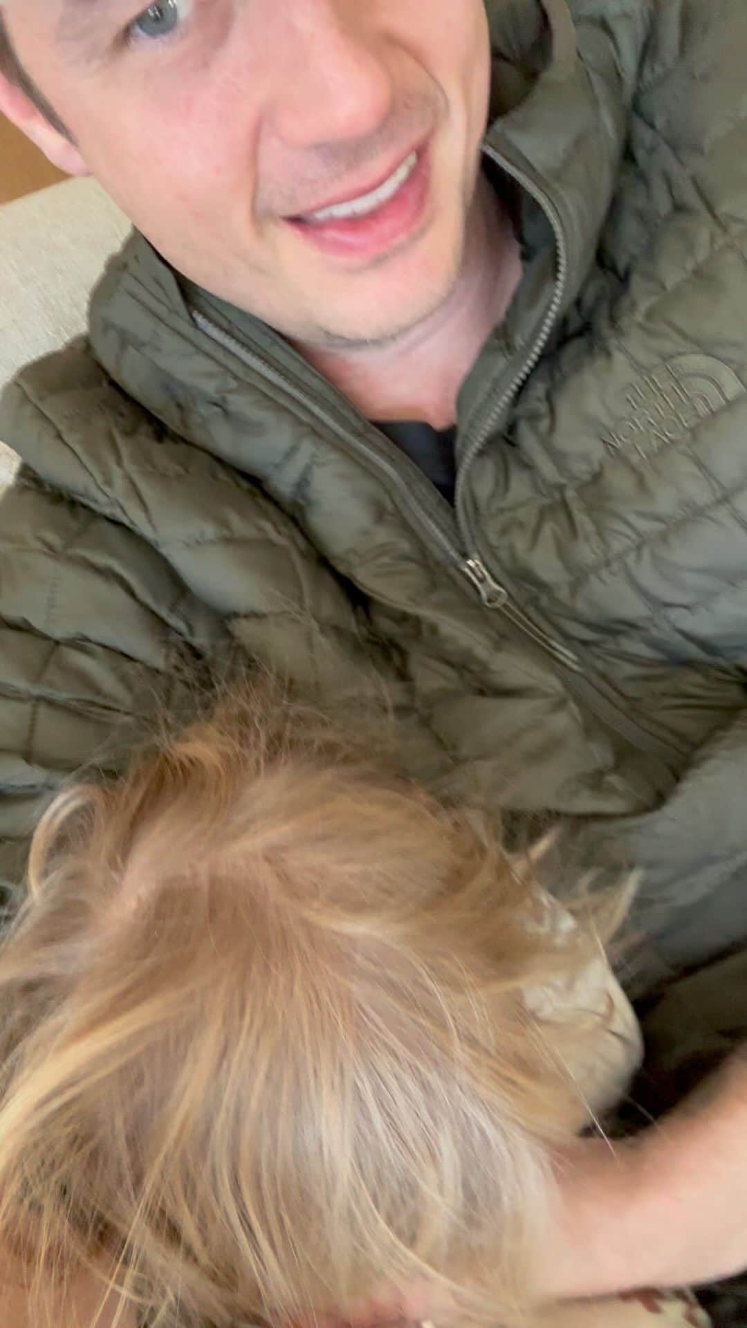 ニック・カーターのインスタグラム：「It’s tickle time! 😂」