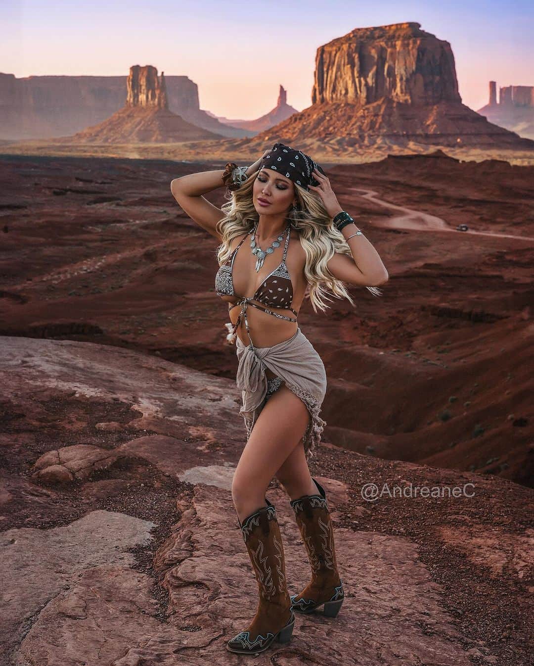 Andreane Chamberlandのインスタグラム：「🤠  #westernstyle #wildwest」