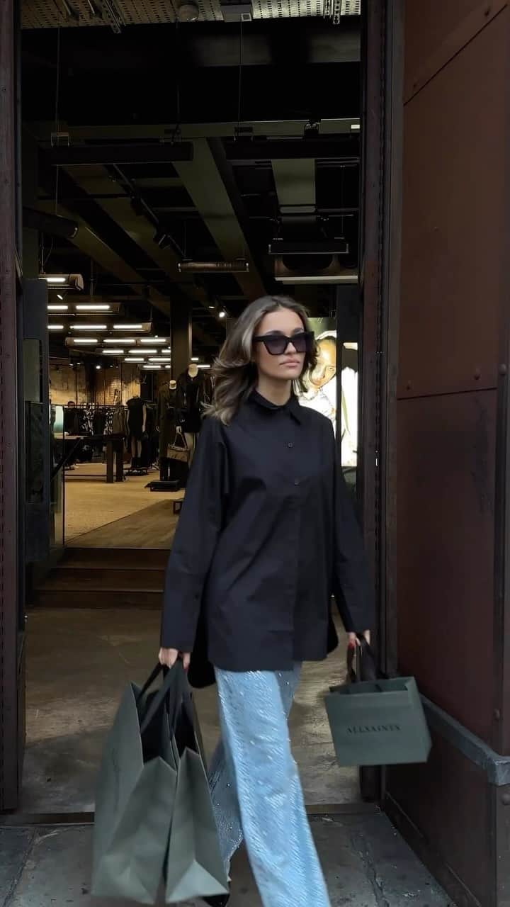 オールセインツのインスタグラム：「We love a little treat.  Especially with 30% off.」
