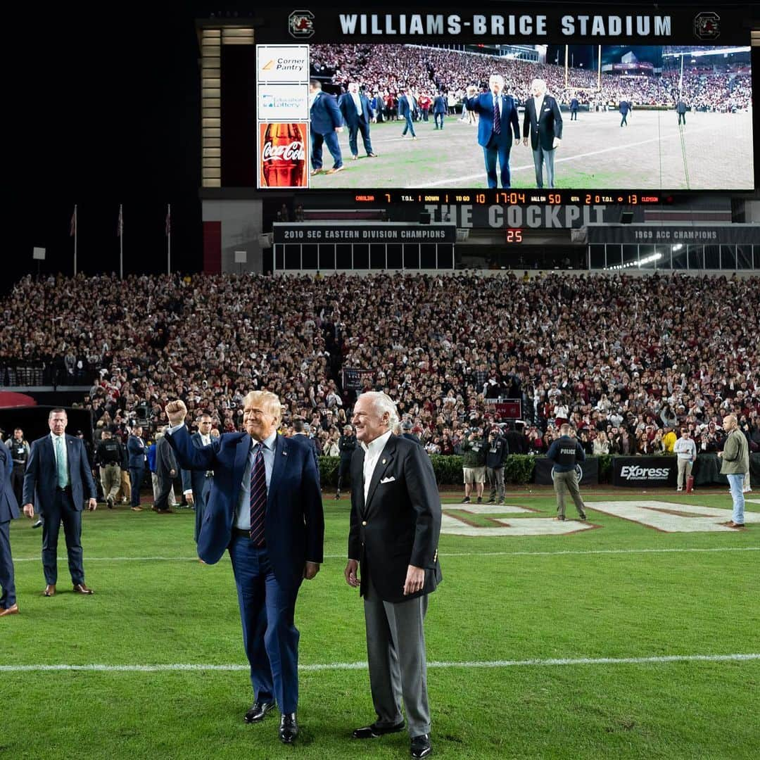 ドナルド・トランプさんのインスタグラム写真 - (ドナルド・トランプInstagram)「THANK YOU, SOUTH CAROLINA!」11月27日 3時05分 - realdonaldtrump