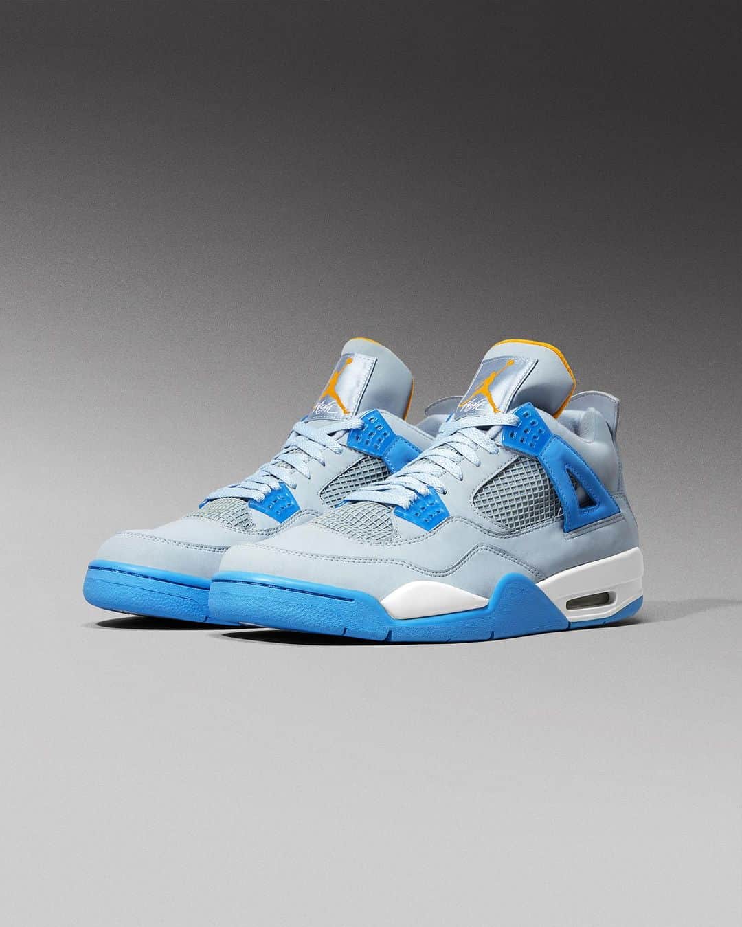 Flight Clubさんのインスタグラム写真 - (Flight ClubInstagram)「Life in '06. The Air Jordan 4 Retro LS 'Mist Blue' features an early lifestyle colorway from MJ’s fourth signature. Eye-catching pops of Mist Blue and University Blue accent the grey nubuck upper. Gold hits on the Jumpman-branded tongue and heel elevate the look. The sneaker debuted in June 2006 via Nike’s Retro+ lifestyle line.」11月27日 3時17分 - flightclub