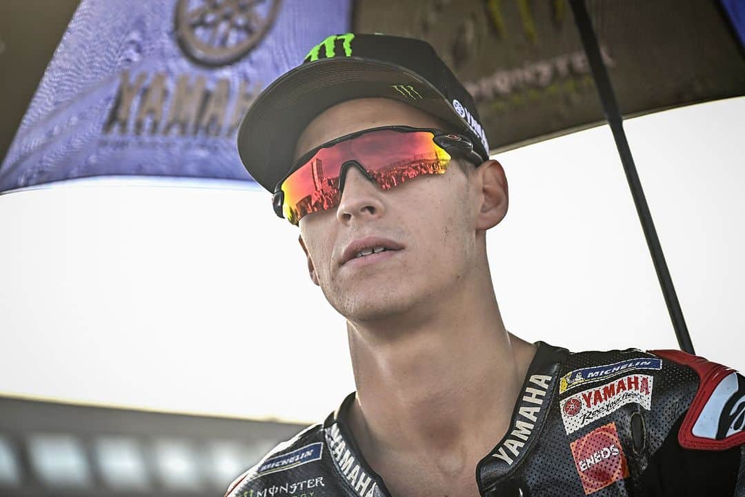 YamahaMotoGPのインスタグラム：「💬 @fabioquartararo20, Grand Prix of Valencia - Race Result - 11th:  "Yesterday morning I was already feeling bad, but it was fine with some medicine. But I think I had four hours of sleep in the last 48h, so this is why I look so tired. I was pretty sick this morning, and I still am, but we wanted to do our best for the Race, and this is what we did. 2023 was a tough year, full of experience. Hopefully, next year will be better, and we will be able to battle for better results."  #MonsterYamaha | #MotoGP | #ValenciaGP」