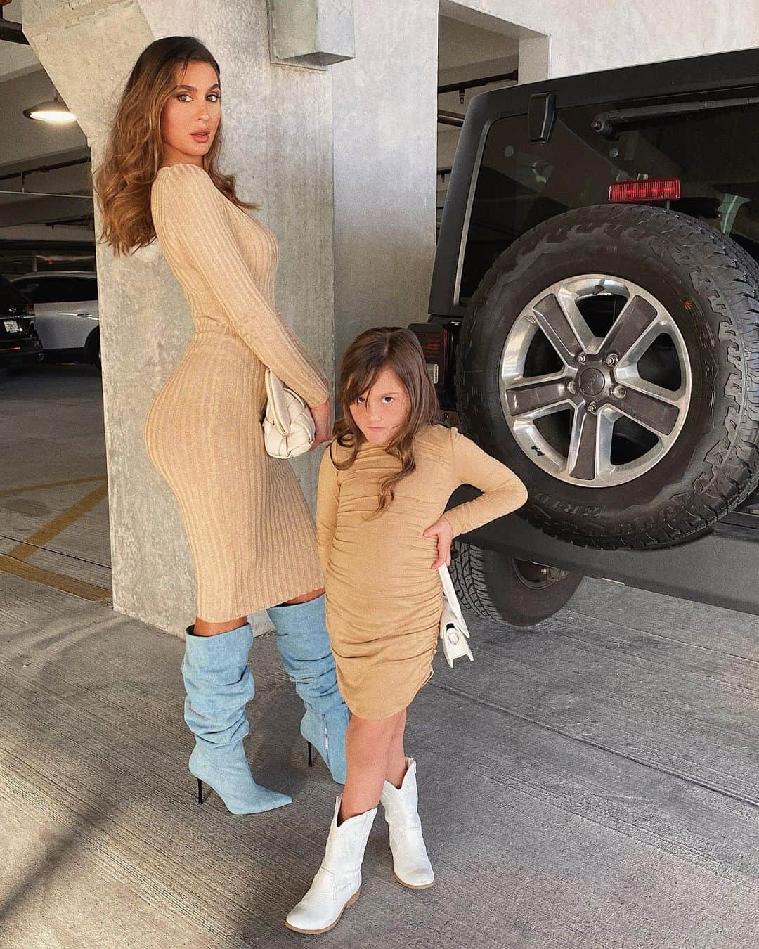 ホープ・ハワードさんのインスタグラム写真 - (ホープ・ハワードInstagram)「Her posing and faces kill me!😂💗 || Shop @FashionNova & @NovaKids Cyber Monday Sale // 50-95% Off Everything ||」11月27日 3時58分 - hopeisabelhoward