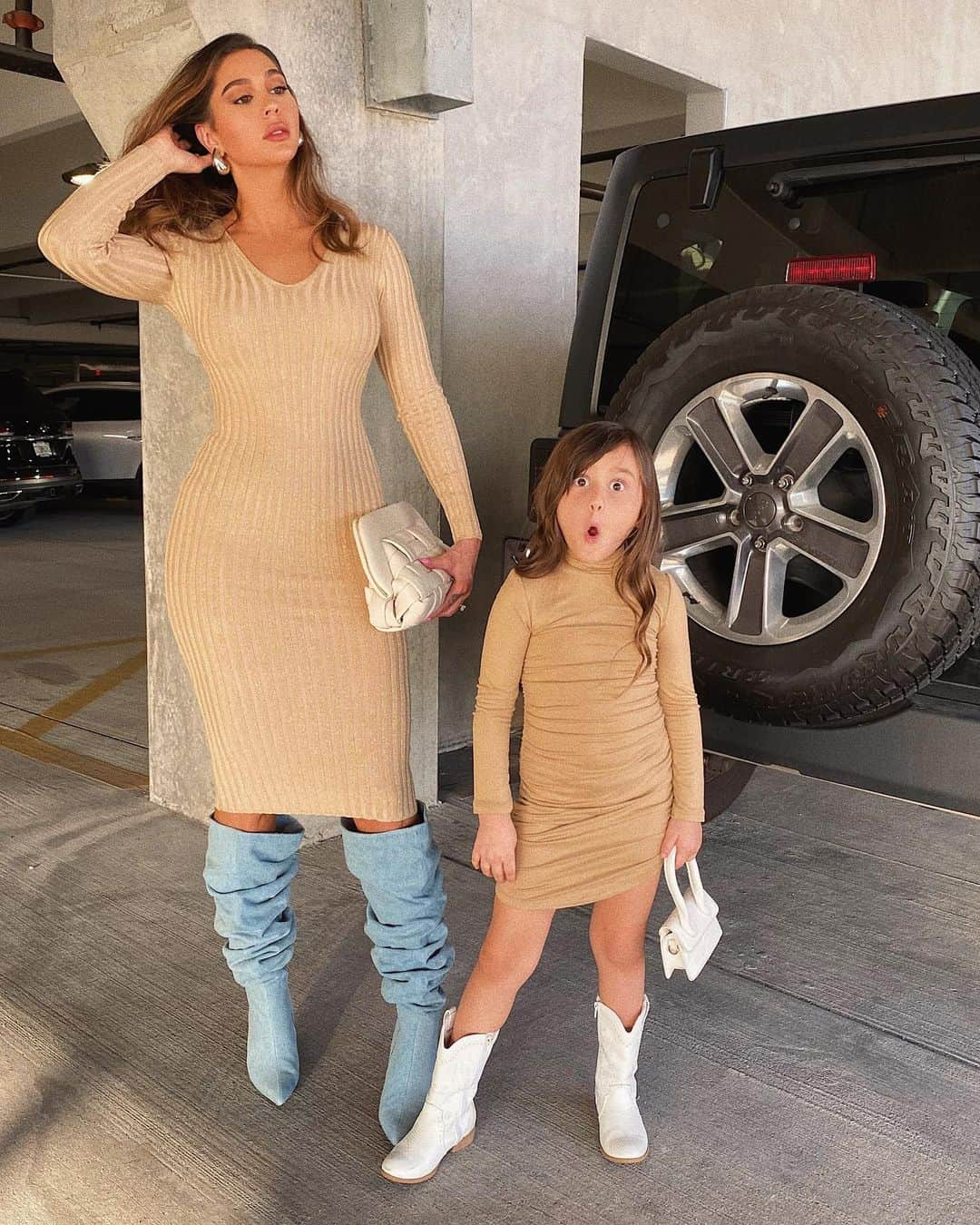 ホープ・ハワードさんのインスタグラム写真 - (ホープ・ハワードInstagram)「Her posing and faces kill me!😂💗 || Shop @FashionNova & @NovaKids Cyber Monday Sale // 50-95% Off Everything ||」11月27日 3時58分 - hopeisabelhoward