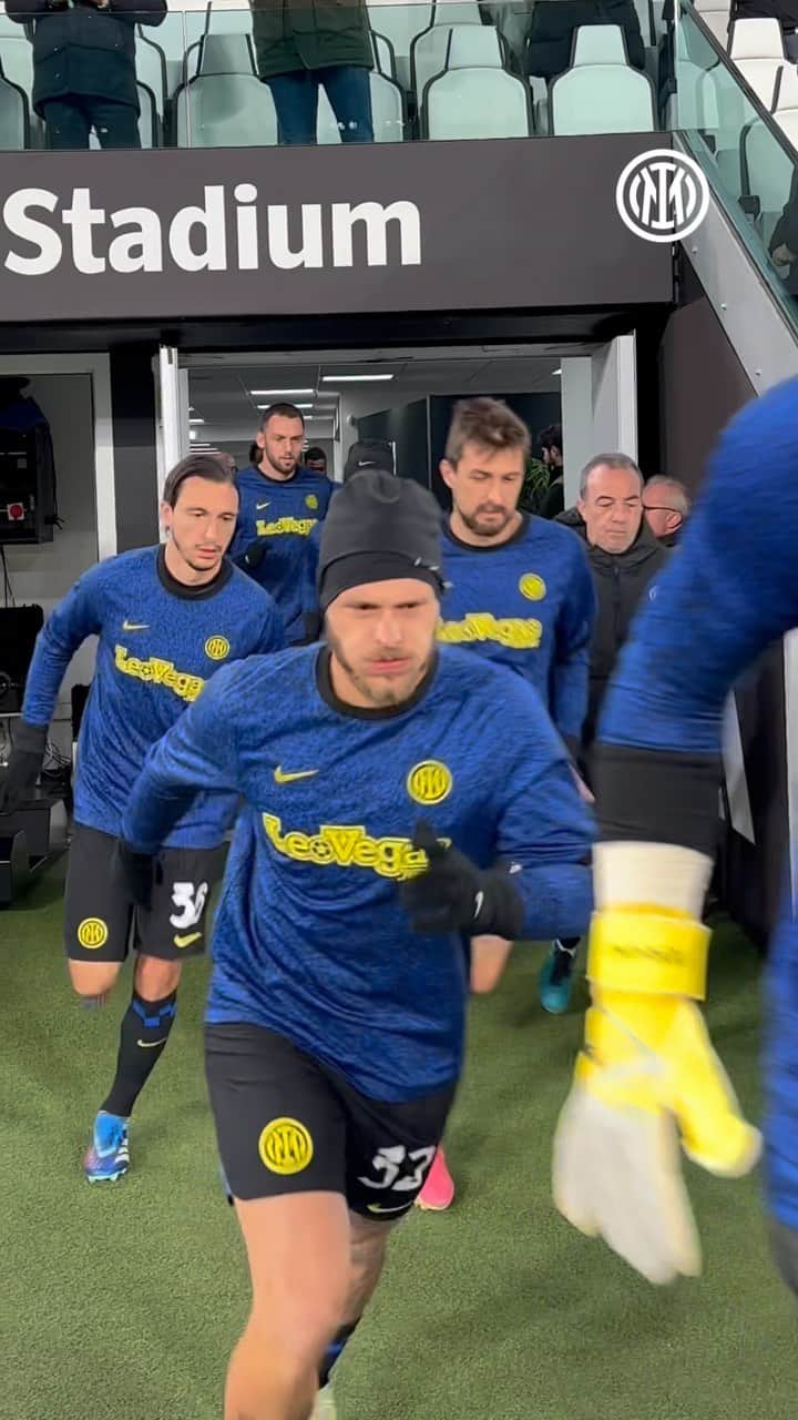 のインスタグラム：「Getting match ready 💪🔜  @leovegas.news  #Inter #ForzaInter #JuventusInter」