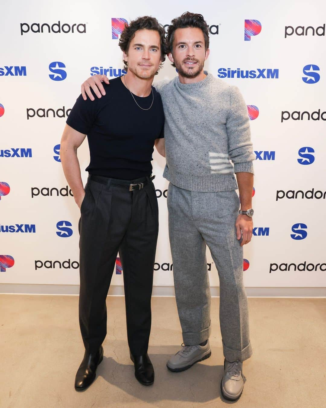 E! Onlineさんのインスタグラム写真 - (E! OnlineInstagram)「Blessing your feed with a Jonathan Bailey and Matt Bomer appreciation post. 🔥 The costars share how they bonded before filming their new show #FellowTravelers exclusively at the link in bio. (📷: Getty)」11月27日 5時00分 - enews