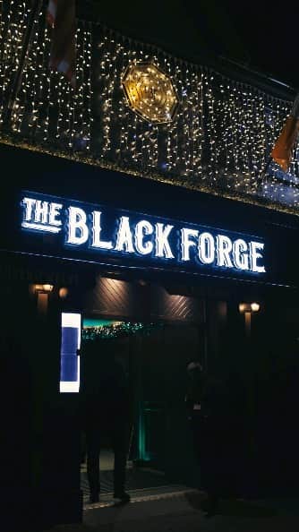 のインスタグラム：「The Best Local In The World 🌍 What an incredible night for @katie_t86 w/ @forgedirishstout @properwhiskey @themaclifeofficial @tidlsport for the official After Party with Dj Karl Mac - We have the best customers, the best teams, the best drinks , the best food and the best experience! 🚀🇮🇪☘️」
