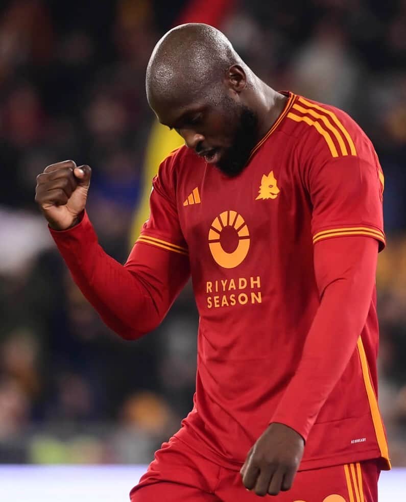 のインスタグラム：「Daje Rom! 💪  #ASRoma #RomaUdinese」