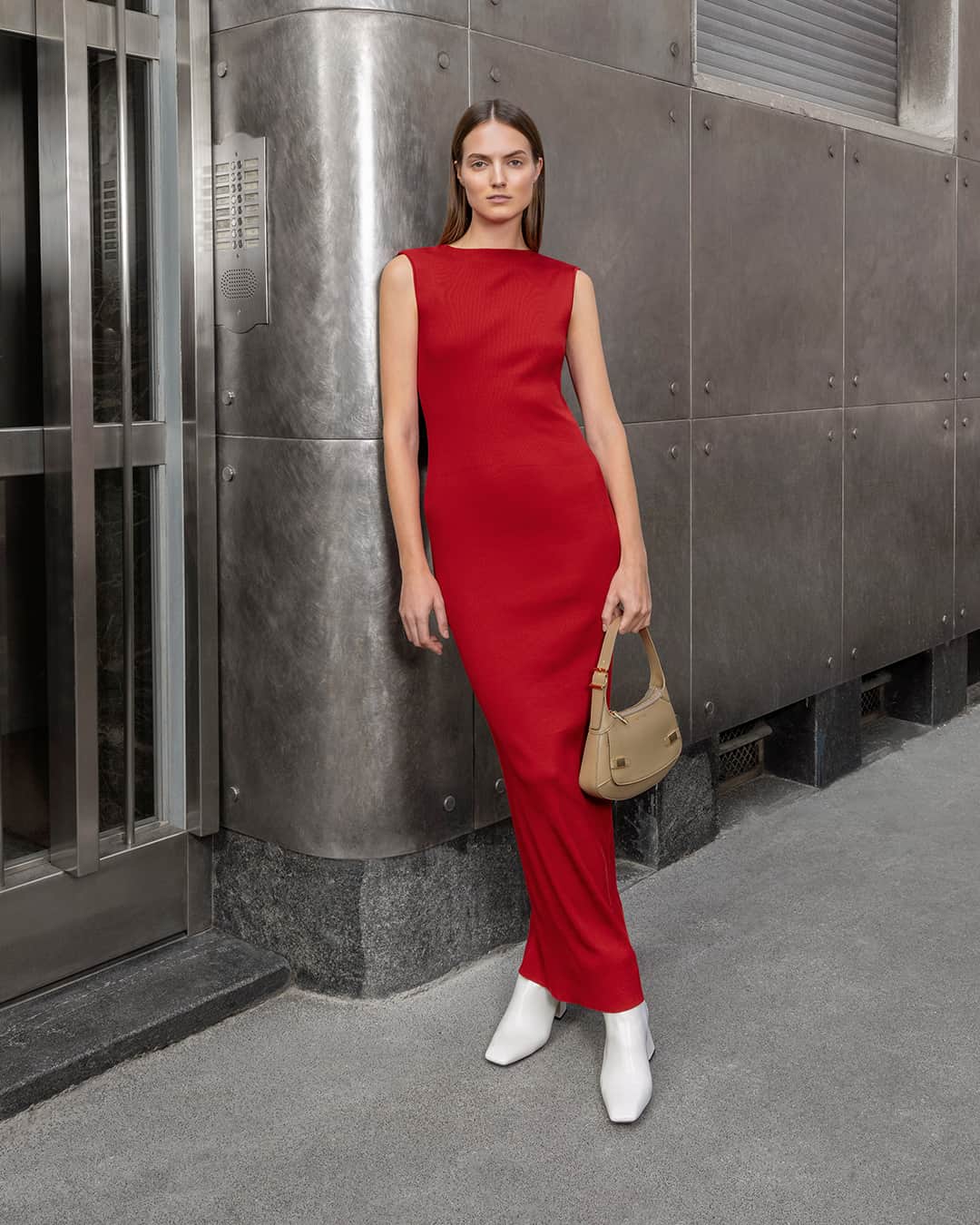 CHARLES & KEITHのインスタグラム：「Ground your colourful ensembles with accessories in muted, neutral tones to create a perfectly balanced look.  Discover more via the link in bio.  #CharlesKeithFW23 #CharlesKeithOfficial  Products featured: Metallic-Accent Curved Shoulder Bag Curved Block Heel Ankle Boots」