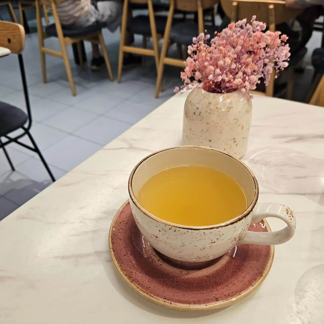 安藤ミレイさんのインスタグラム写真 - (安藤ミレイInstagram)「Honey Kalamansi💛  📍 @pancocafe.ph   #cafehopping #cafehoppingph #honeykalamansi #kalamansi #calamansi #cafe #カフェ巡り #フィリピンカフェ #フィリピン生活 #マニラ生活 #カラマンシー」11月27日 14時26分 - mirei_ando