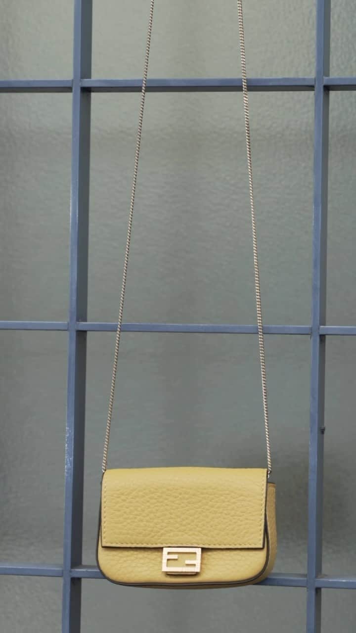 のインスタグラム：「. FENDI ナノバケットチャーム 品番:A23110099F  ※WEB掲載予定  @hedy_daikanyama  @hedy_osaka_ @hedy_worldwide   #hedy #hedy_japan #hedy_vintage #vintageshop」