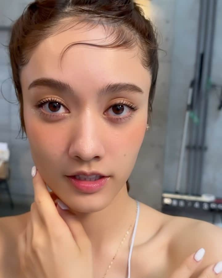 美舟のインスタグラム：「sweet ❤️  #Behindthe  #hair #makeup.#mifunemake #mywork」
