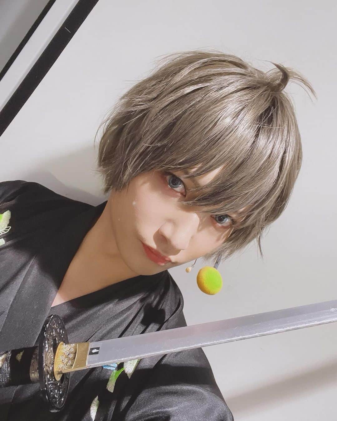 秋葉友佑のインスタグラム：「お手紙やプレゼントもとても嬉しくて力になりました👼💕ありがとう！！！ あと、まさか今回日本刀振れるとは！はっぴー！」