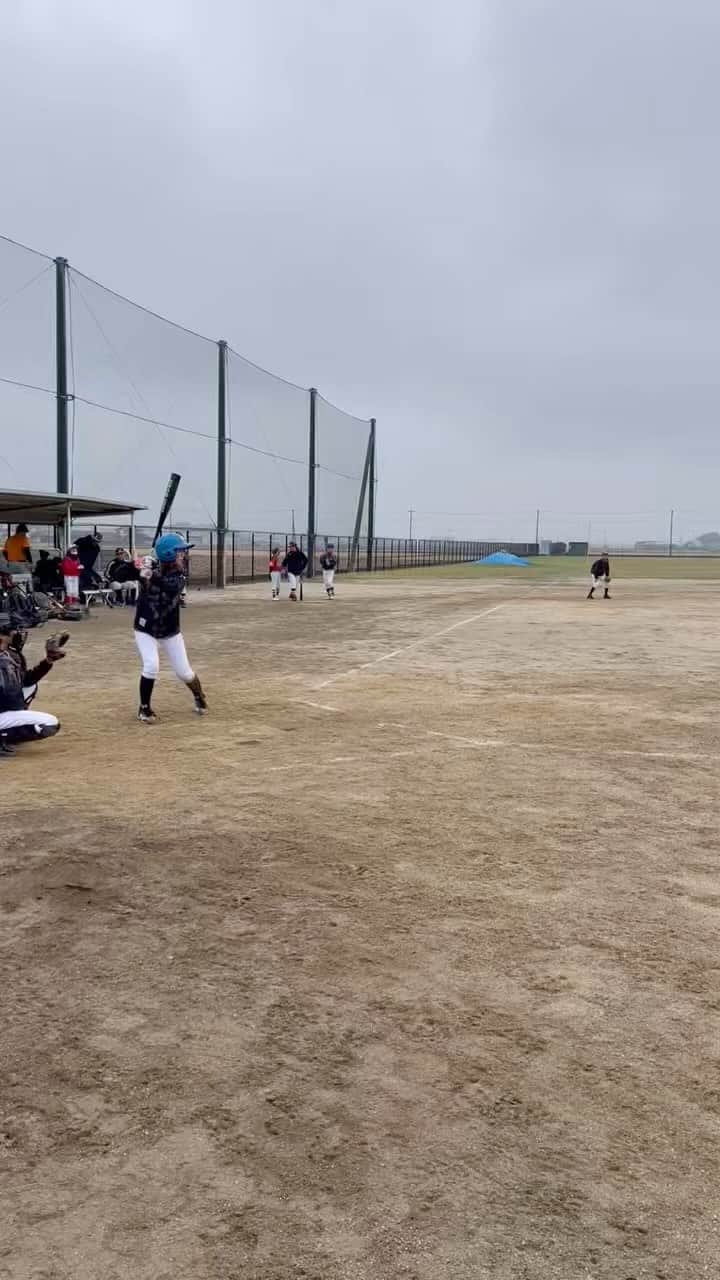 めいちゅんのインスタグラム：「エスコン以来久しぶりの試合🏟️  幸手市の子ども達と野球してきたよ🫶  昨日は極寒すぎて走るのも投げるのもしんど過ぎた😂  3打数2安打  エスコンからイップス治ったらして😳」