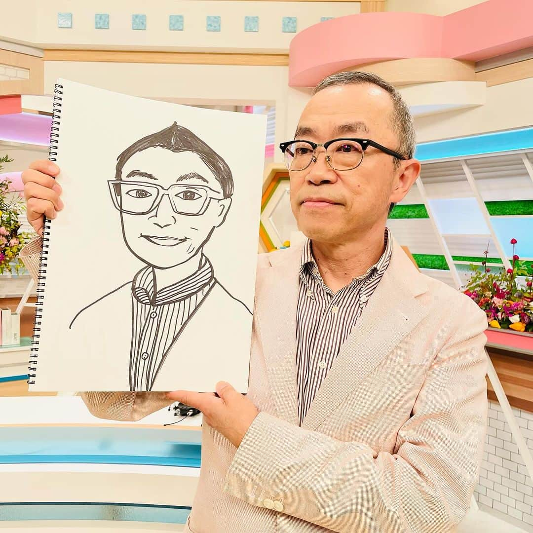 福岡放送「バリはやッ!」のインスタグラム：「✏️川崎優の似顔絵マスターへの道〜椎葉ユウさん編〜  さてさて、お待たせいたしました！ 優画伯の似顔絵コーナー🎨  きょうは月曜コメンテーター 椎葉ユウさんです！ なんと、お洋服のストライプまでピッタリ✨ そっくりでしょ〜？？？？  次は誰かなー？ お楽しみにッ  #バリはやッ#バリはや #バリはやッzip #FBS #福岡放送 #川崎優 #画伯 #似顔絵 #お絵描き #椎葉ユウ」