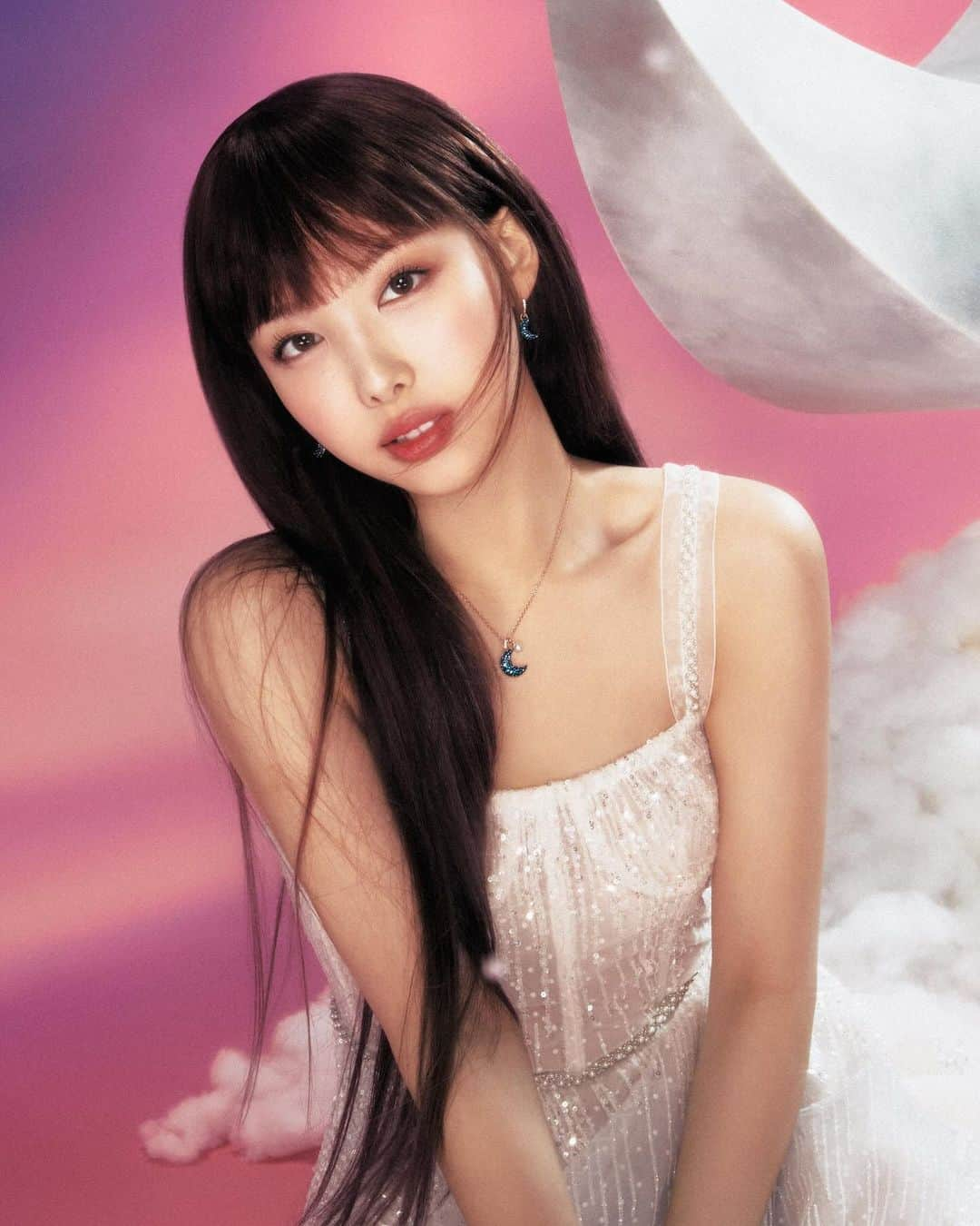 TWICEのインスタグラム：「NAYEON & Swarovski  2023 Holiday Campaign  #TWICE #트와이스 #NAYEON #나연 #Swarovski #광고」