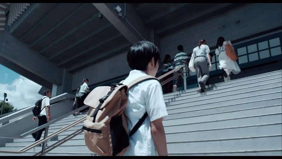 福山雅治のインスタグラム：「#福山雅治 初のライブフィルム🎬  𝗙𝗨𝗞𝗨𝗬𝗔𝗠𝗔 𝗠𝗔𝗦𝗔𝗛𝗔𝗥𝗨 𝗟𝗜𝗩𝗘 𝗙𝗜𝗟𝗠 #言霊の幸わう夏 @𝗡𝗜𝗣𝗣𝗢𝗡 𝗕𝗨𝗗𝗢𝗞𝗔𝗡 𝟮𝟬𝟮𝟯  1/12からドルビーシネマ他先行公開‼️ 1/19から全国公開決定🎊  福山自身が監督を務める、 究極の"ライブを超えたライブ"体験── 予告編を解禁‼️  ▶️https://www.fukuyamamasaharu-livefilm.com/  #BROS1991」