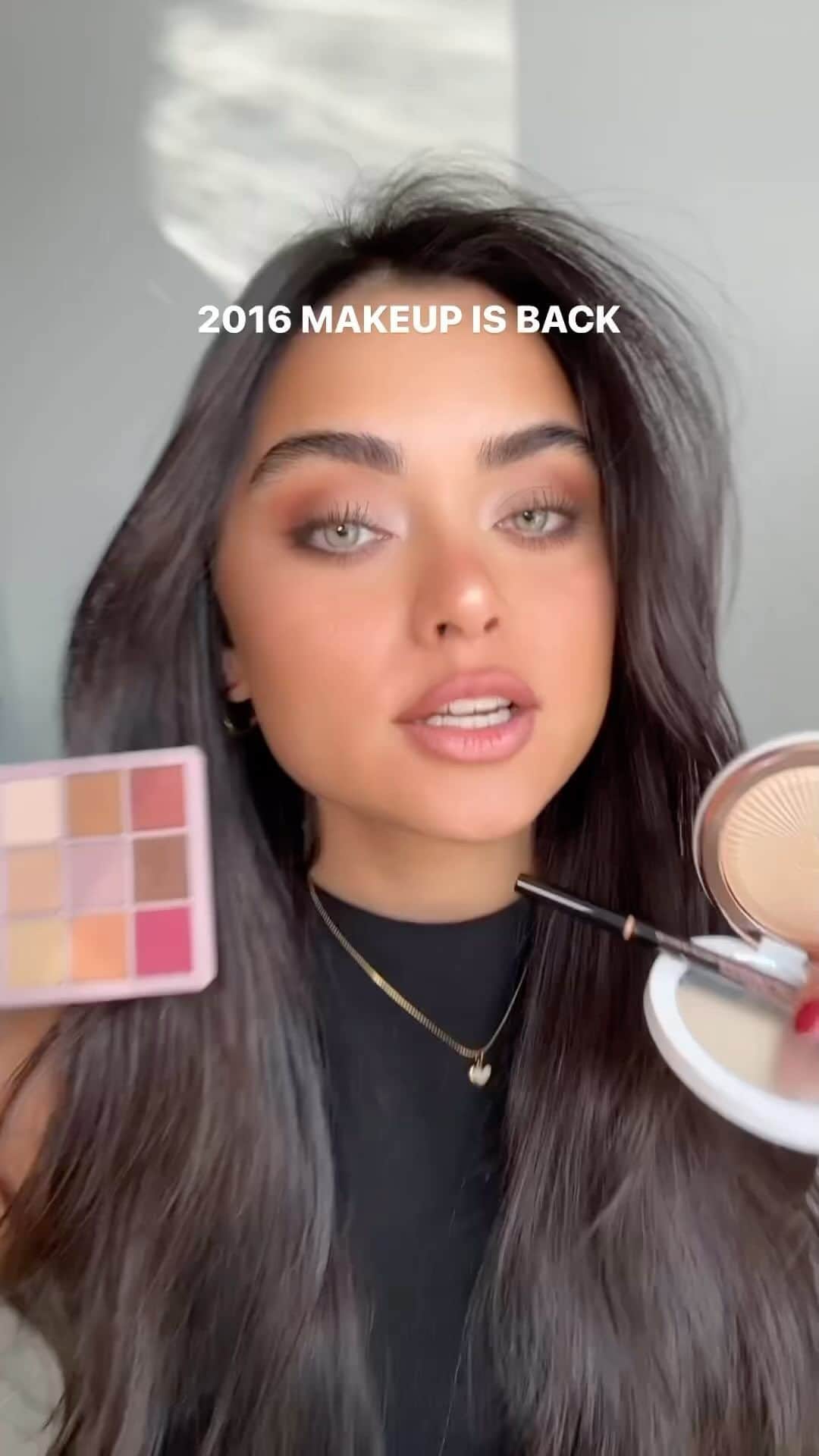 Anastasia Beverly Hillsのインスタグラム：「2016 makeup with a 2023 twist 🫰  Recreate @giorginajuanita’s look using:  ✨ Brow Wiz ✨ Mini Modern Renaissance Eyeshadow Palette ✨ Glow Seeker Highlighter ✨ Lip Liner  #AnastasiaBeverlyHills」