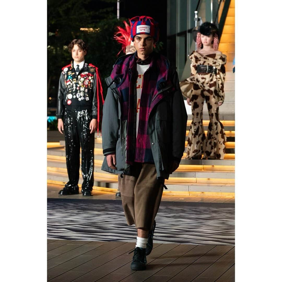 服部昌孝さんのインスタグラム写真 - (服部昌孝Instagram)「TOKYO FASHION CROSSING / FASHION HISTORY LIVE ー 渋谷PARCO RUNWAY @tfc__tokyo  Show Director：Tatsuhiko Kataoka @tatsuhiko_kataoka Styling： Masataka Hattori @masataka_hattori @hattori_pro_  Hair：Yusuke Morioka @pyuuuuuu Make-up： UDA @udashi @uda.kesho  Casting: @ummcasting  Show Music Select： Keigo Oyamada (Cornelius) Show Music Select & Live Mix： @kenji_takimi Live Streming: NAOHIRO UKAWA & DOMMUNE Photo：@koji.shimamuraph #TOKYOFASHIONCROSSING #TFC #TFC2023 #TFC2023aw #東京ファッションクロッシング #parco #runway #styling #fashion #shooting #works #90s #スケーター #softballet #masatakahattori #服部昌孝」11月27日 7時17分 - masataka_hattori