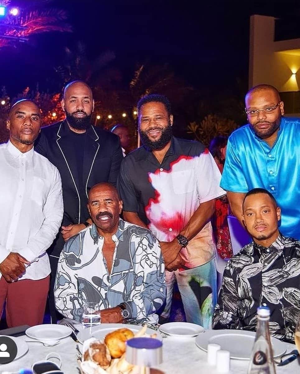 アンソニー・アンダーソンさんのインスタグラム写真 - (アンソニー・アンダーソンInstagram)「When the squad gets together to do BIG things! Abu Dhabi nights! @terrencej @rashadbilal @cthagod @troymillings @oweis.zahran @brice_butler @iamsteveharveytv @jumeirahsaadiyat #justakidfromcompton #huskyandhandsome #timespentexceptionally #meltgolfclassic2023 #inAbuDhabi #acbarbeque」11月27日 7時26分 - anthonyanderson