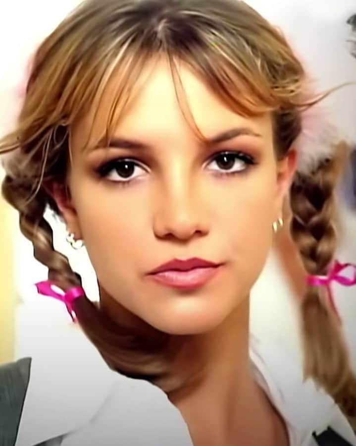 E! Onlineさんのインスタグラム写真 - (E! OnlineInstagram)「We must confess we still think about this iconic music video all the time. 💕 Link in bio for BTS secrets about Britney Spears' #BabyOneMoreTime. (📷: Baby One More Time Music Video)」11月27日 8時00分 - enews