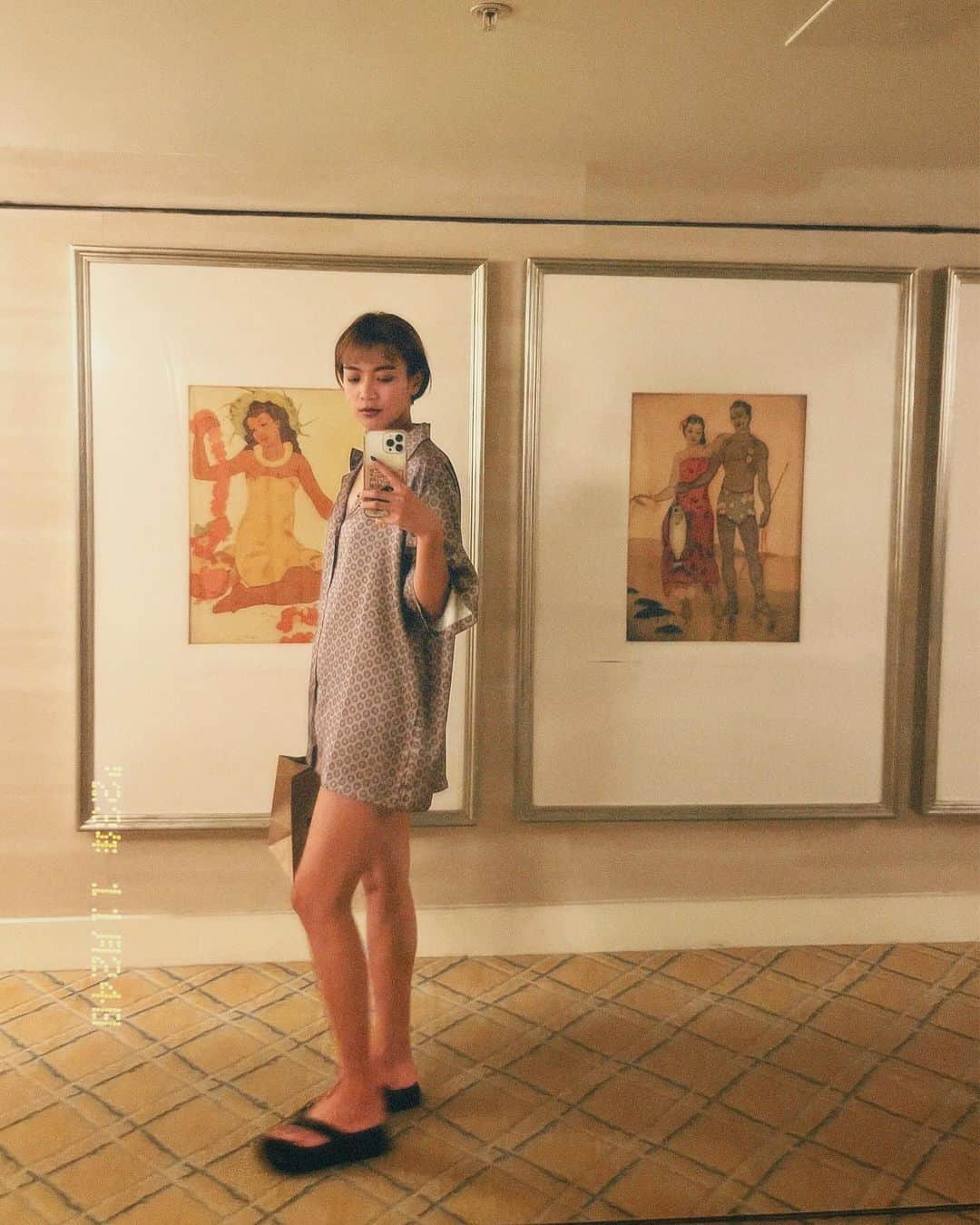 平アスカさんのインスタグラム写真 - (平アスカInstagram)「code;) 柄シャツたくさんもってきた～♡ . . #hawaii #hawaiitrip #asuca_fashion #code #ootd #柄シャツ#ザカハラホテル #kahala #goodhunting #tw」11月27日 7時42分 - asucataira