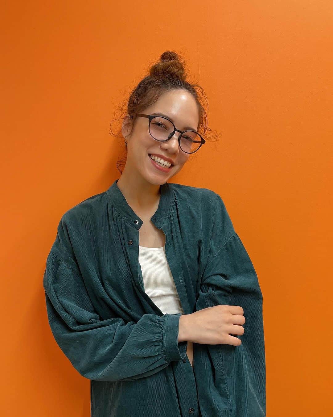 今井雄太郎のインスタグラム：「クシャれたお団子ヘアをお納めください #クシャれたヘア #お団子ヘア」