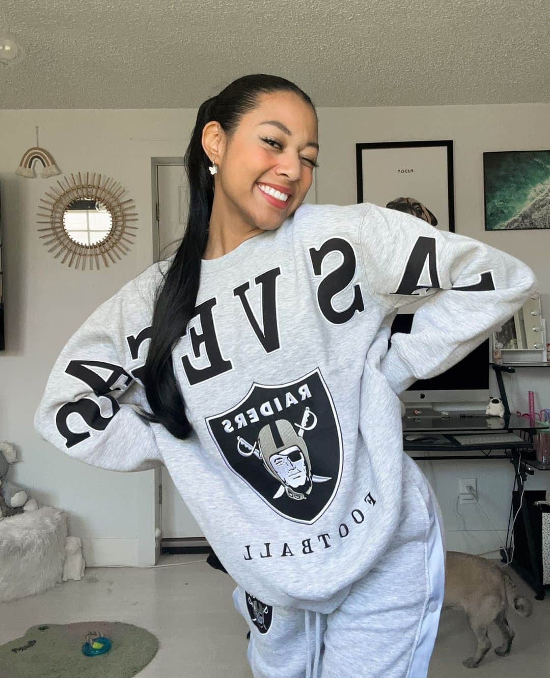 FOREVER 21のインスタグラム：「Repping  your team in style 🏈 #F21xNFLStyle @nflstyle⁠ ⁠ Shop the NFL collection exclusively online at Forever21.com or in the app 📲 ⁠」