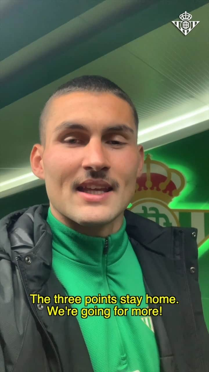 レアル・ベティスのインスタグラム：「Hay un nuevo bigote en la oficina 👨🏻🔝 -- There's a new moustache in town 👨🏻🔝  #DíaDeBetis」