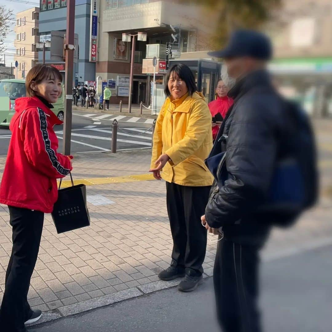 水野友貴さんのインスタグラム写真 - (水野友貴Instagram)「おはようございます。 本日は天王台駅南口にてゆうき部と朝練(議会報告の駅頭活動)を行いました。 今朝も身体の芯から冷えてしまいました。 一緒に立ってくださったゆうき部の皆様、駅ご利用の皆様、本当にありがとうございます。  反対の天王台駅北口では【しばたまよ】さんが駅頭活動されていました。 終盤に合流した際に市民から 「当選したの？どうだったの！？」と聞かれ、当選報告をしたら、大変喜ばれていました☺️  #千葉県議会議員 #水野ゆうき #駅頭 #駅頭活動 #朝練  #我孫子ゆうき部  #我孫子 #天王台 #天王台駅」11月27日 8時33分 - mizunoyuuki