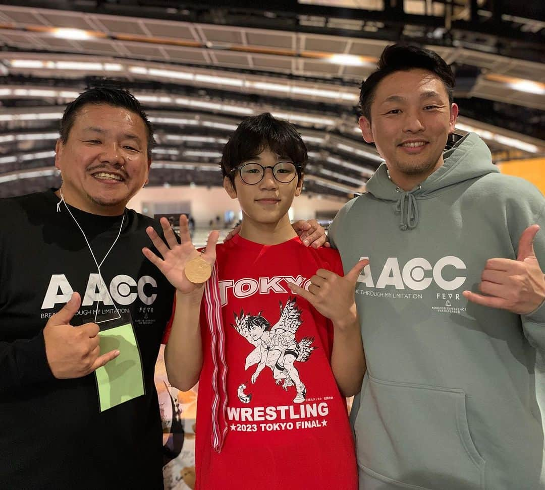 阿部裕幸さんのインスタグラム写真 - (阿部裕幸Instagram)「全国中学生選抜レスリング選手権 AACCから3名 1名優勝🏅 3連覇達成🏆おめでとう㊗️  3年生は最後の全国大会でした。高校いっても自分の道を信じてしっかり頑張れよ😊🤙🏼 2年生は悔いのないよう後1年走り抜けよう‼️  All Japan Jr High School Wrestling Championships, we got 1 gold. Thank you for support everyone!  #aacc #aacckids #aacckidswrestling #aaccキッズ #aaccキッズレスリング #kidswrestling #オリンピックレスリングの動きを取り入れた運動体操教室  #ココロとカラダを強くする #習い事ならaacc #レスリングやるならaacc #team #仲間 #全国中学生選抜レスリング選手権大会」11月27日 9時16分 - abeani111