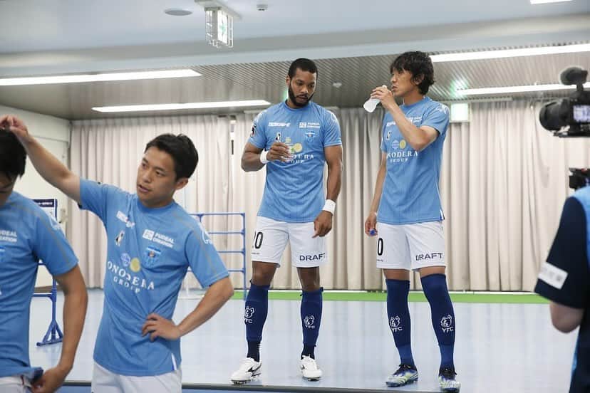 カルフィン・ヨン・ア・ピンさんのインスタグラム写真 - (カルフィン・ヨン・ア・ピンInstagram)「Looking forward to come to the Mitsuzawa stadium again for Shunsuke his farewell match」11月27日 17時00分 - calvinjongapin