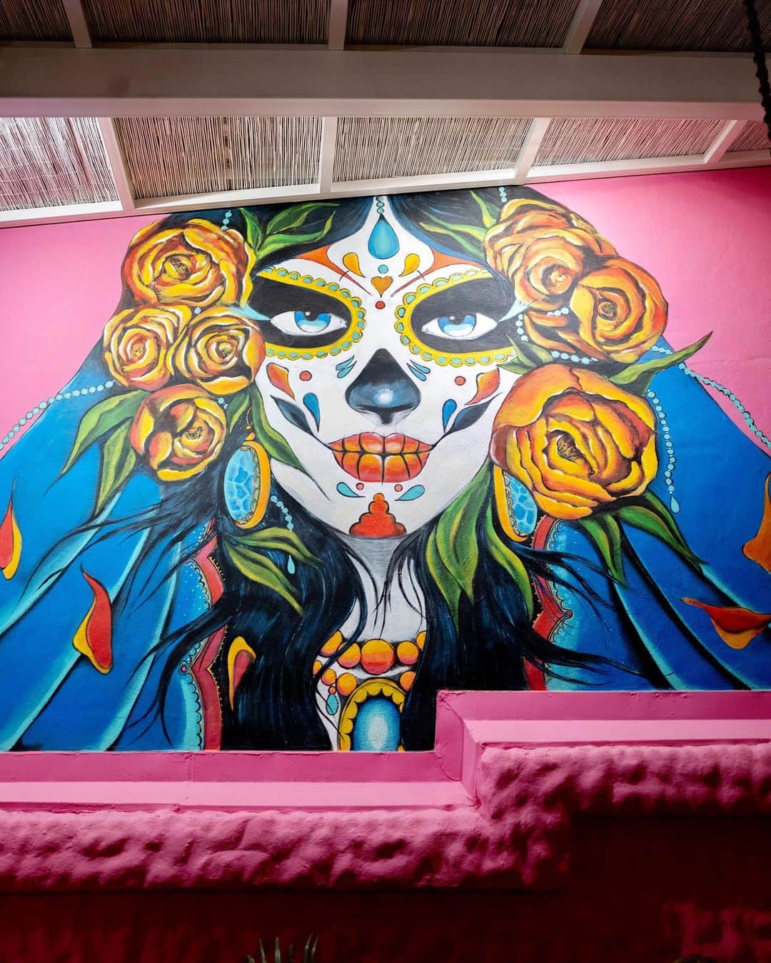 はるきさんのインスタグラム写真 - (はるきInstagram)「Absolutely my favorite Mexican restaurant in Costa Rica 🇨🇷 also this beautiful painting 🖼️」11月27日 9時27分 - hr.8ruki