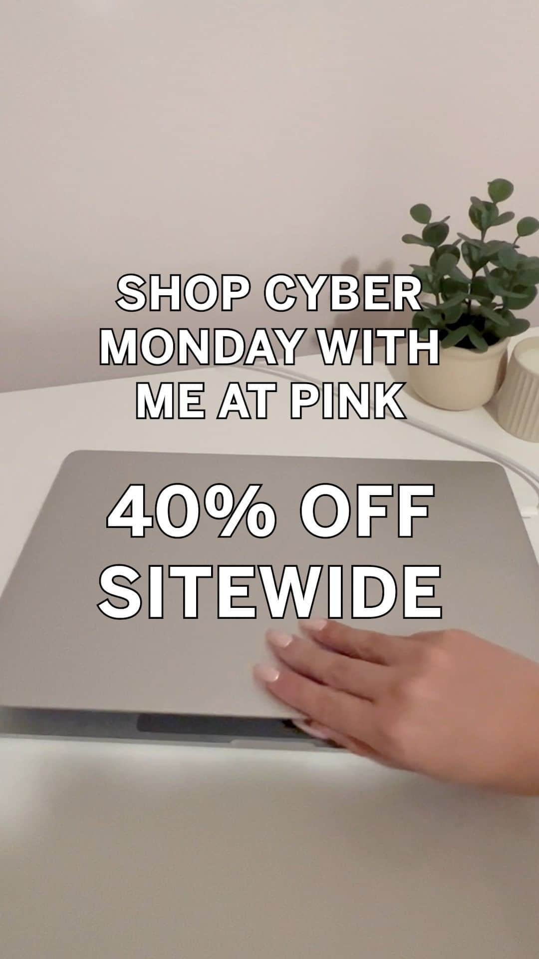 Victoria's Secret PINKのインスタグラム：「Shop Cyber Monday at PINK and get all the things you didn’t buy on Black Friday because you convinced yourself you didn’t need them, but now that there’s another deal happening, you’re like ok is this fate? It feels like it.」