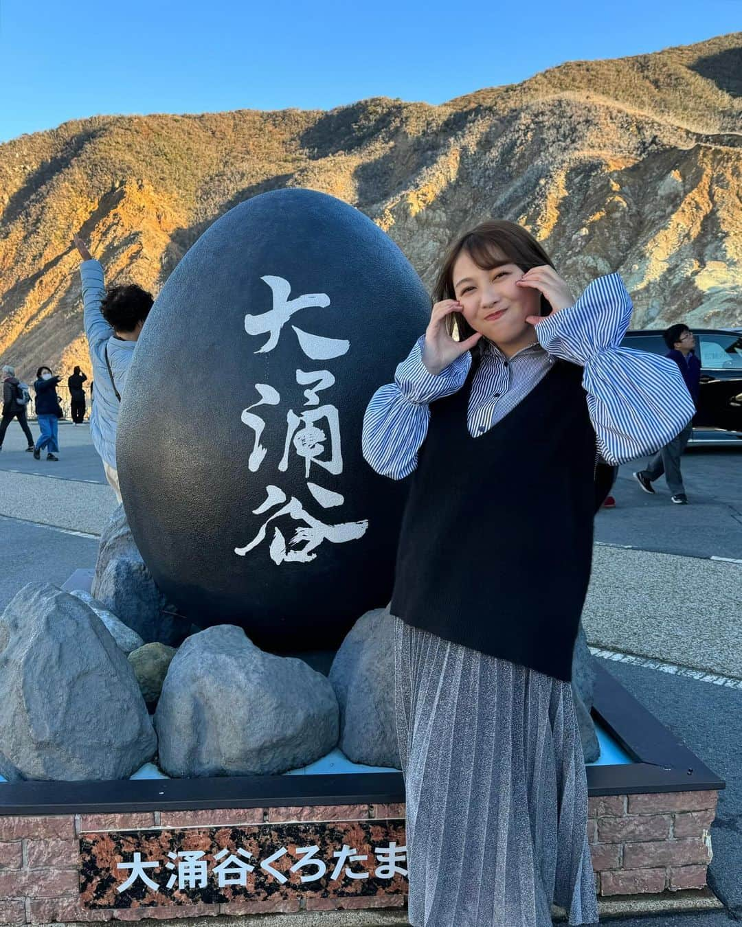 佐々木晴花のインスタグラム：「・ ・ 箱根母娘旅行の思い出📷💭💓 甘々はるはるチャンネルにて前編公開中です☺️ ・ ・ ・ #YouTube#甘々はるはるチャンネル#チャンネル登録お願いします  #箱根#箱根旅行 #箱根グルメ#早雲山 #大涌谷#黒たまご  #強羅#強羅公園#箱根温泉 #箱根カフェ #母娘旅」