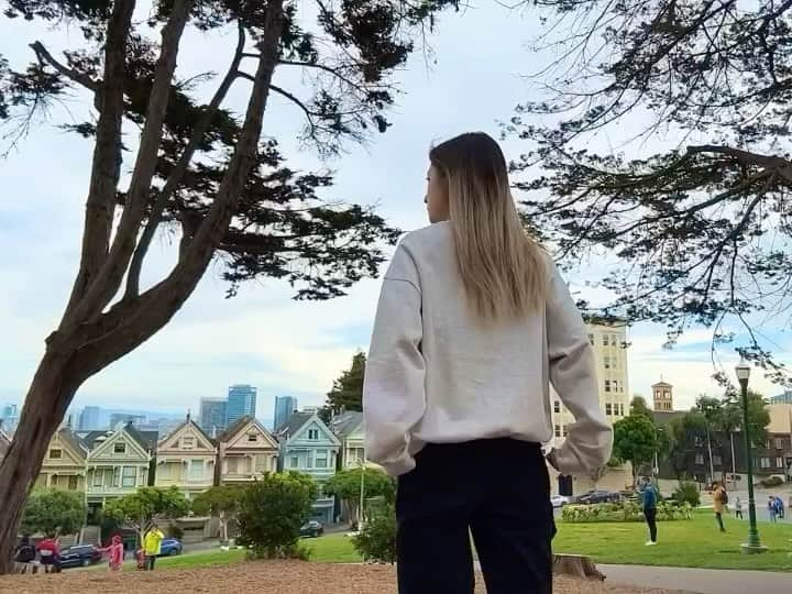 伊東楓のインスタグラム：「Hi, San Francisco🇺🇸🌉 This is my first staying :)   #sanfrancisco #fullhouse #goldengatebridge #US #mytrip #一人旅 #サンフランシスコ」