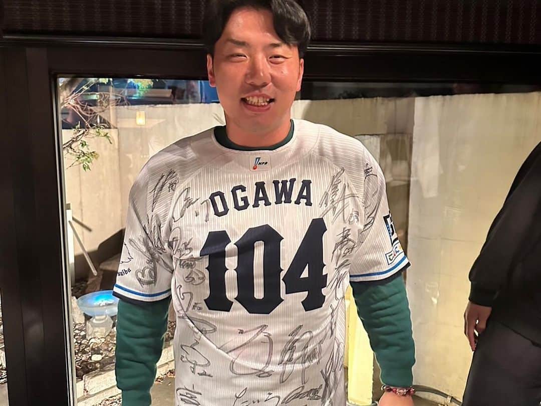 岡田雅利さんのインスタグラム写真 - (岡田雅利Instagram)「⚾️捕手会⚾️ 昨日はファン感楽しんでもらえましたか？？🥹🥹🥹 その後捕手会やりました😍 本当に色々話しすぎて覚えてないです、、、、笑　 是非来年は捕手の力で日本一なれたと言われる様に精進していきます！！ 僕もまず復帰してチームの力になります！！💪💪💪  そして中熊大智、齋藤誠人、ブルペン捕手小川真希本当にお疲れ様でした。 これからも頑張っていきましょ！！  野田海人は未成年なので、先に帰りました、、、笑  #しゃぶしゃぶ観所沢店  #吉岡さんいつもありがとうございます  #是非皆さんもいってください😍」11月27日 9時59分 - okada.2.masatoshi
