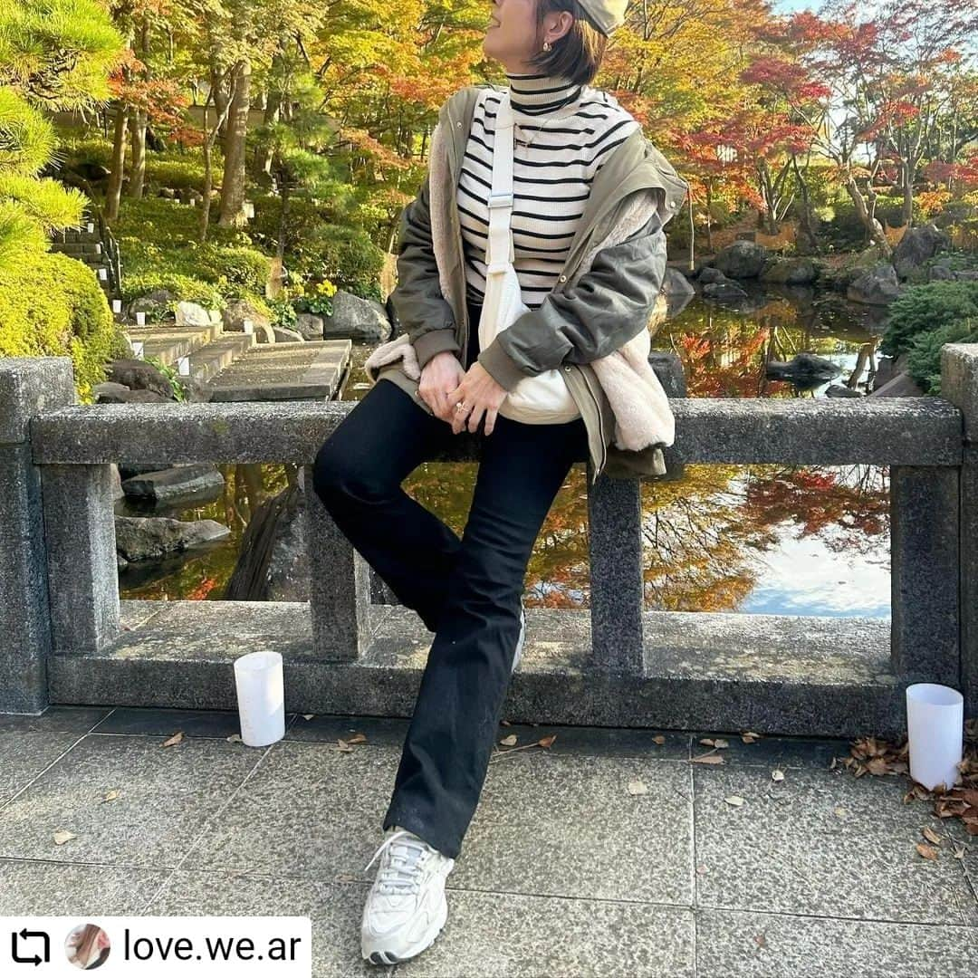 ikkaさんのインスタグラム写真 - (ikkaInstagram)「@love.we.ar さん🌟 素敵な投稿ありがとうございます🥰  #Repost @love.we.ar with @let.repost  • • • • • • 見てくださりありがとうございます♡  @ano.ai ちゃんと #紅葉 🍁見ながら#ピクニック　〜🧺 ポカポカ陽気で、空も紅葉も綺麗で癒されたー😊  @ikka_official  ⧉ ikka  【雑誌InRed12月号掲載】 【親子おそろい】 ▷ファーライナー3WAYミドルマウンテンパーカー  リバーシブル＋ファーライナーも取り外し可能で、3WAYで楽しめちゃいますっ！ ファーの肌触り最高🥹  tops @uniqlo   pants @gu_for_all_   bag @auntmaries.official   sneaker @newbalance  #ml725   cap @newerajapan   #pr #ikka #マウンテンパーカー #マウンパ  #紅葉狩り #紅葉スポット #ピクニック日和 #秋空  #uniqlo #uniqloコーデ #gu #guコーデ #公園コーデ #お出かけコーデ #ママコーデ #キッズコーデ #キャップコーデ #newbalance #newbalance725」11月27日 10時07分 - ikka_official