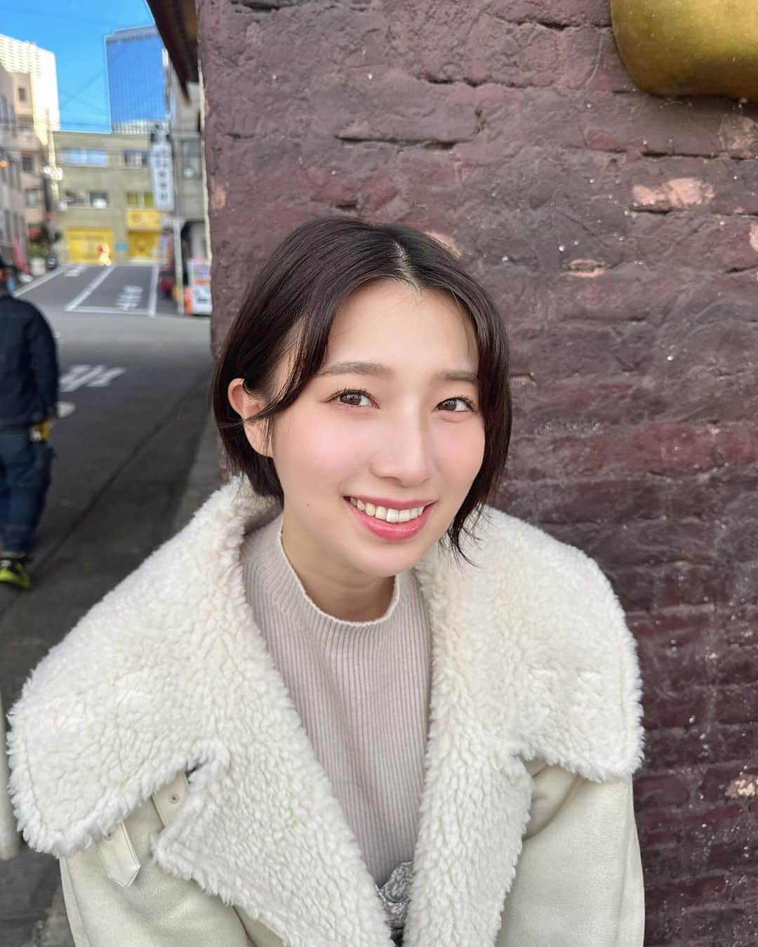 安部若菜さんのインスタグラム写真 - (安部若菜Instagram)「大人デート連れてってください☺️🥰  イルミネーション見に行きたい…！  #mercuryduo#マーキュリーデュオ#アウター#冬#冬コーデ#イルミネーション#ショート#ショートヘア#骨格ストレート#骨スト」11月27日 20時00分 - _wakapon_