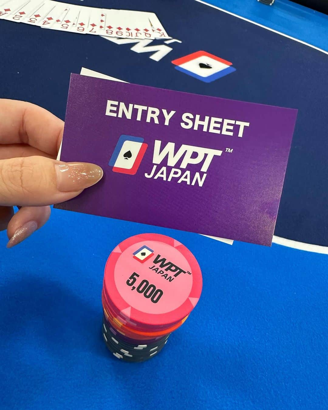 美沙さんのインスタグラム写真 - (美沙Instagram)「WPT TOKYO 2023🏆 メインday1は福岡で飛んだので、 25.26日の二日間だけ参戦🃏  3つでてノーインマネ😩 チーンてなりすぎた🫠 なかなかインマネせんのが当たり前なんやろうけどみんな落ち込まんと？😇 どんなメンタルしとるんやろ？😇  ミニメインday1アベくらいで通過したからインマネする気満々で、写真撮られると思ってday2は朝からメイクして髪まで巻いて行ったのに🤣ww  今回思ったことは福岡勢強い！！ 東京勢にも仙台勢にも会えてよかった😊 名古屋のお友達もできました💙 (day1丸一日同宅してたので笑)  ポーカーって難しー😓  @wpt_tokyo  #wpttokyo2023  #wpt東京2023   ちゃんと記録しとこっと✏️ ①メイン 1位3000万❣️ 福岡day1 4人通過で17位くらいで飛び🫠  ②ミニメイン¥30,000 1位¥2,500,000✨ day1通過🥳 day2で1時間くらいで飛び🫠 1080エントリーで110位くらいだから初大型大会にしてはまぁ上出来やろ😂👏  ③メガスタック¥15,000 1位¥2,500,000✨ 早めに飛び🫠 フロップAJの2pオールインしたら相手AA🤣ww  ④レディーストナメ¥12,000 1位¥300,000 119エントリーで14位？飛び🫠 いけると思ったからショックすぎた🫠 でもミス多かったな🫠  #poker #ポーカー #ポーカー女子」11月27日 10時10分 - misa0623r