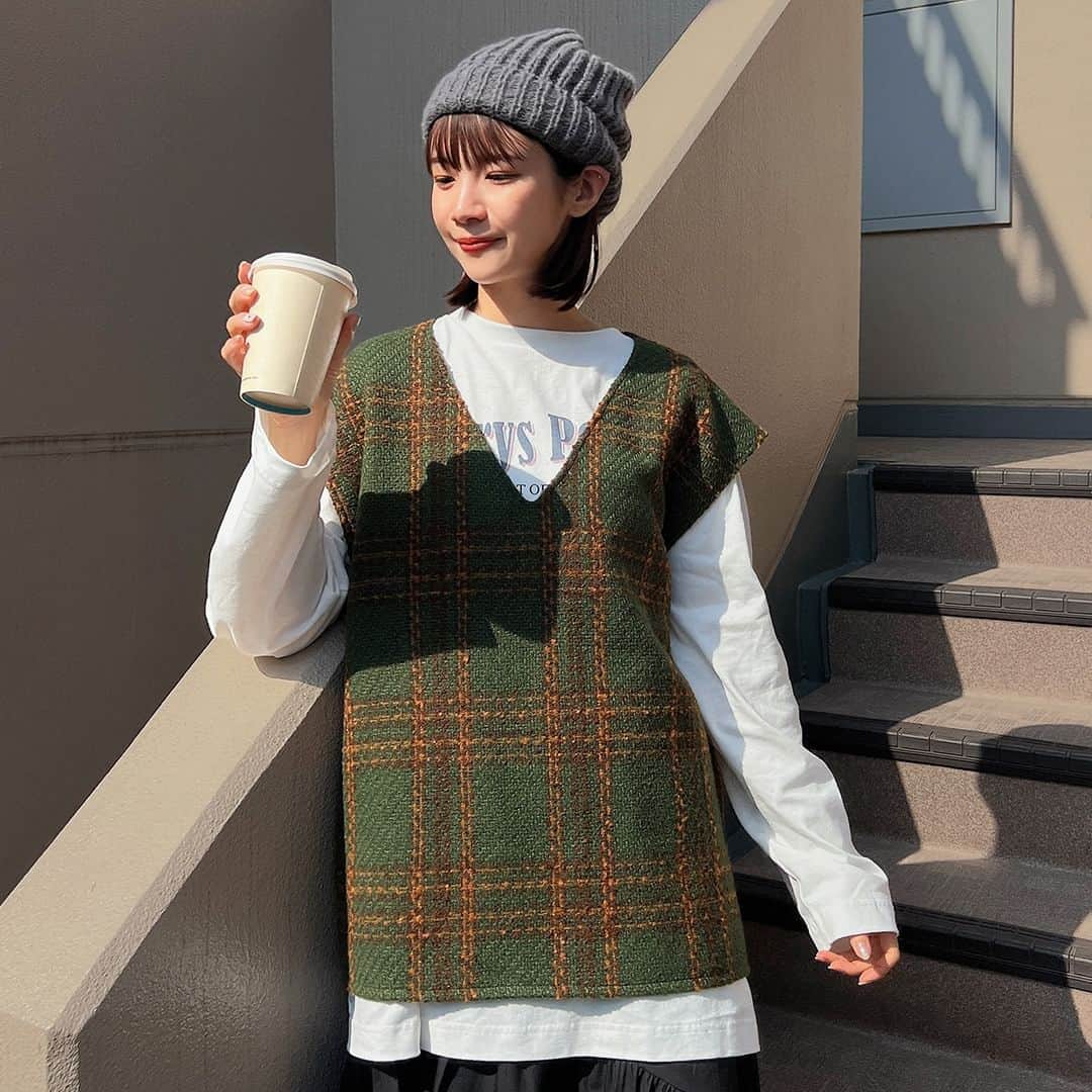 SHEINさんのインスタグラム写真 - (SHEINInstagram)「Cold weather calls for cafe-worthy looks ☕🤎😍 Tell us which fit is your cup of tea 👇   #SHEINCollections #ForGlobalFashion」11月27日 10時18分 - sheinofficial