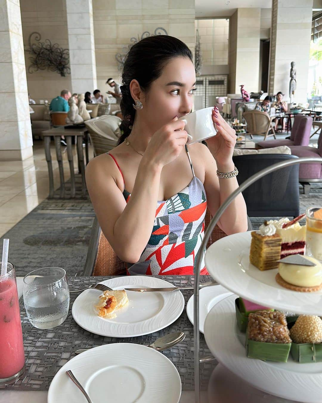 Gabrielaさんのインスタグラム写真 - (GabrielaInstagram)「The Mulia Bali ご飯全部おいしくて、フードファイターみたいなバケーションでした🥹🏝️  全てのレストランがおしゃれで、お食事が最高でした New yearsイベント行きたかったー❤️ . .  #EscapetoMulia #muliadining #bali #vacation #バリ　#ザムリア　#バリリゾート」11月27日 10時23分 - rkgabriela