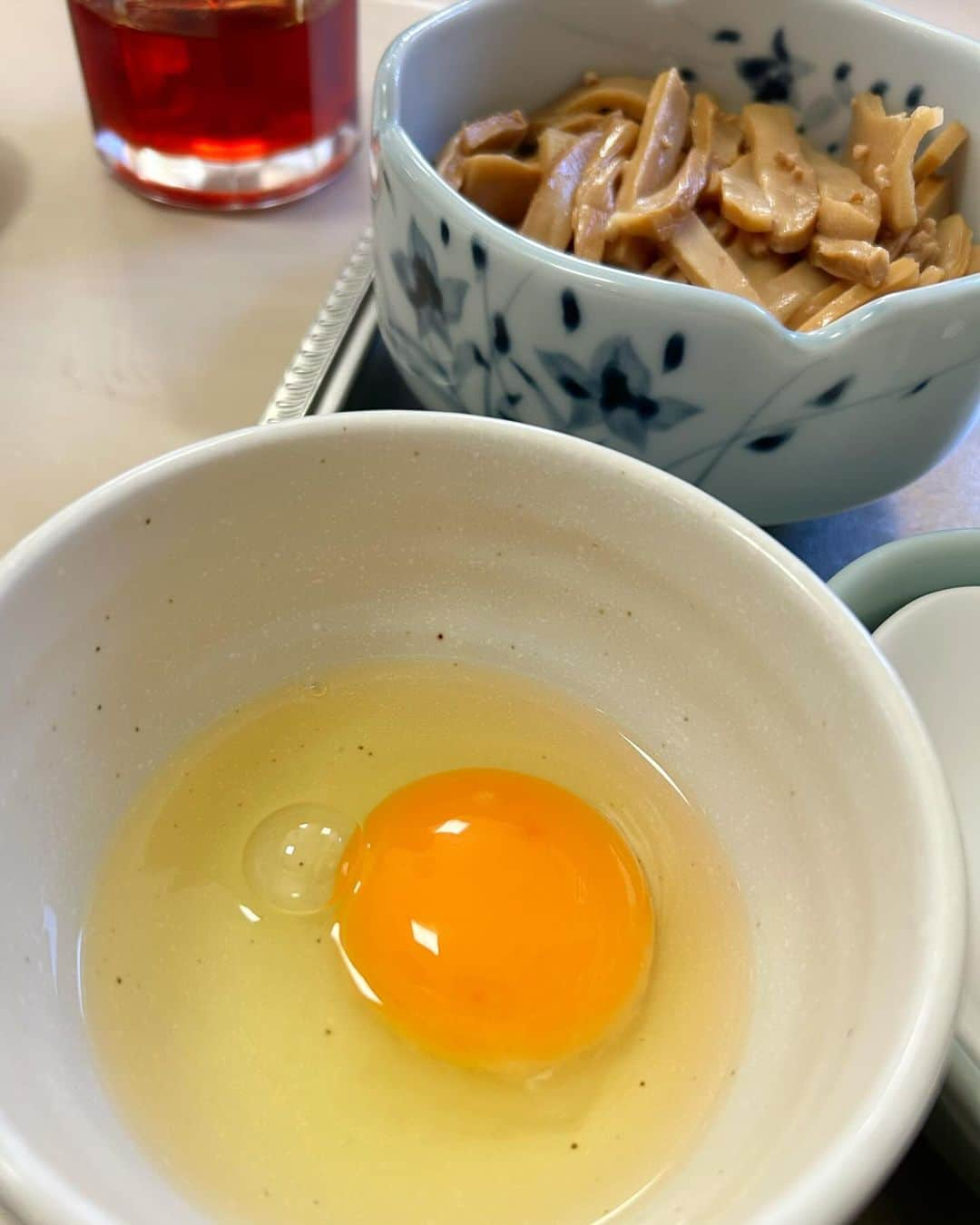 葉月里緒奈さんのインスタグラム写真 - (葉月里緒奈Instagram)「正解は『永福町大勝軒』。 一つひとつこだわり抜かれた絶品中華麺。 ピカピカ清潔な店内。 優しい店員さんの丁寧な対応。 レジェンドは妥協しない！ #麺好き#麺スタグラム#麺すたぐらむ #永福町大勝軒#中華麺#中華麺メンマ付き#生卵も追加#最後まで熱々で美味しかった😋🎶 #大満足#rionahazuki」11月27日 10時28分 - riona_hazuki