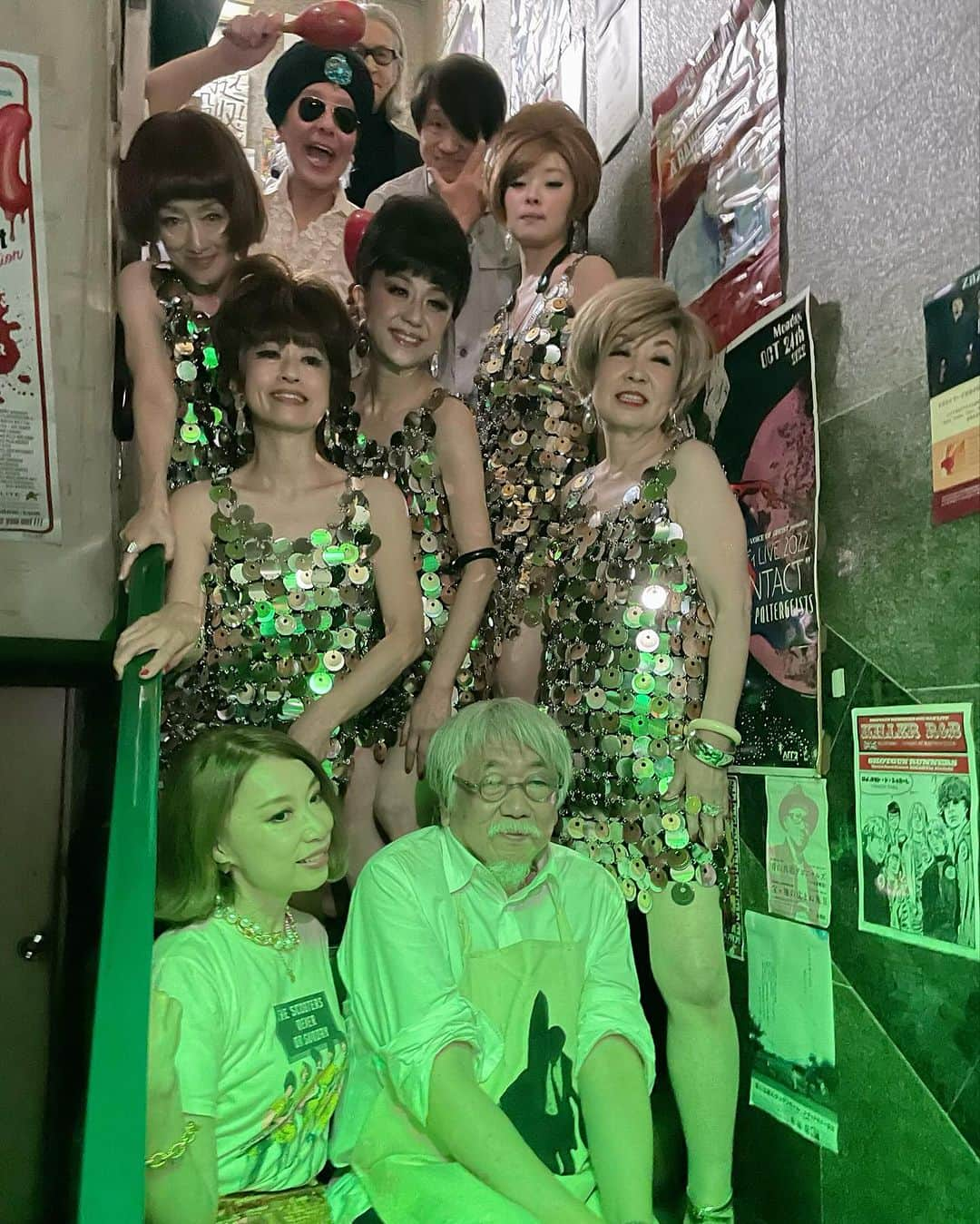 野宮真貴さんのインスタグラム写真 - (野宮真貴Instagram)「. スクーターズのライヴ後はDJタイム♪  で、お約束😆  小西さん、カジくんありがとう。  #THE SCOOTERS#スクーターズ#小西康陽#カジヒデキ#野宮真貴#missmakinomiya」11月27日 16時03分 - missmakinomiya