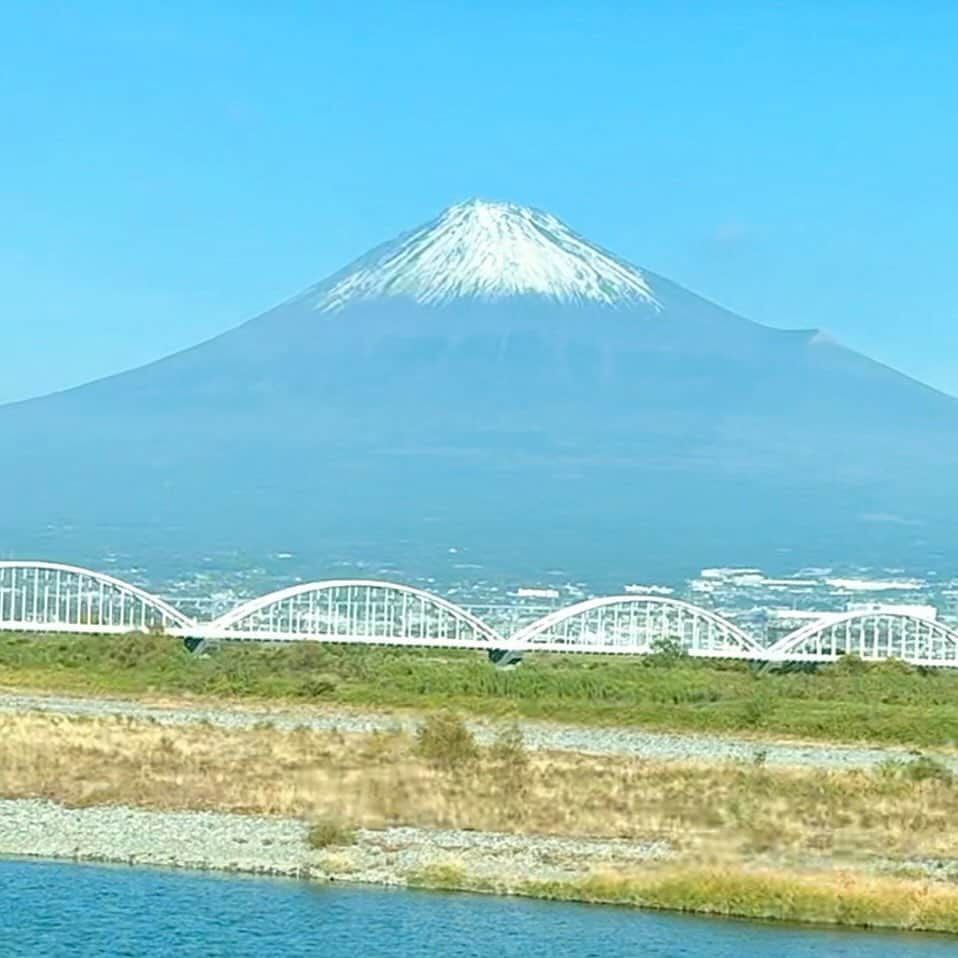 さだまさしさんのインスタグラム写真 - (さだまさしInstagram)「今日の富士山🗻 . #富士山 #さだまさし #sadamasashi」11月27日 16時04分 - sada_masashi