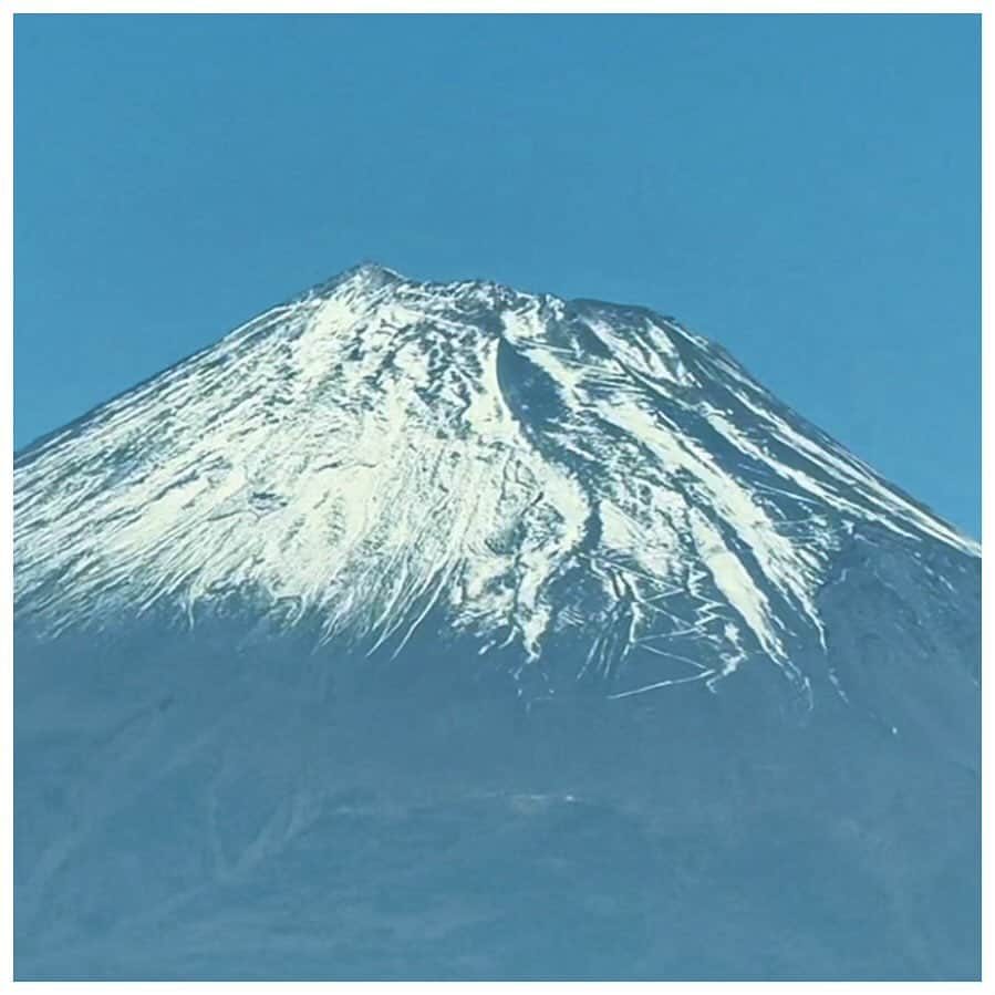 さだまさしさんのインスタグラム写真 - (さだまさしInstagram)「今日の富士山🗻 . #富士山 #さだまさし #sadamasashi」11月27日 16時04分 - sada_masashi
