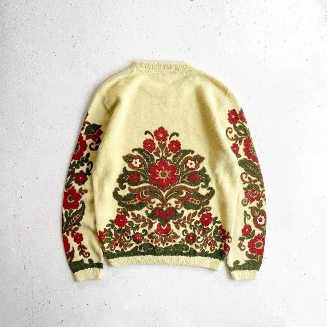 DROP...vintage select shopさんのインスタグラム写真 - (DROP...vintage select shopInstagram)「1970s White Stag Psychedelic Flower Print Wool knit 【S】  こんなの見たことない… 70'sの感覚が反映された素晴らしい柄🌼」11月27日 16時05分 - tokyo_drop