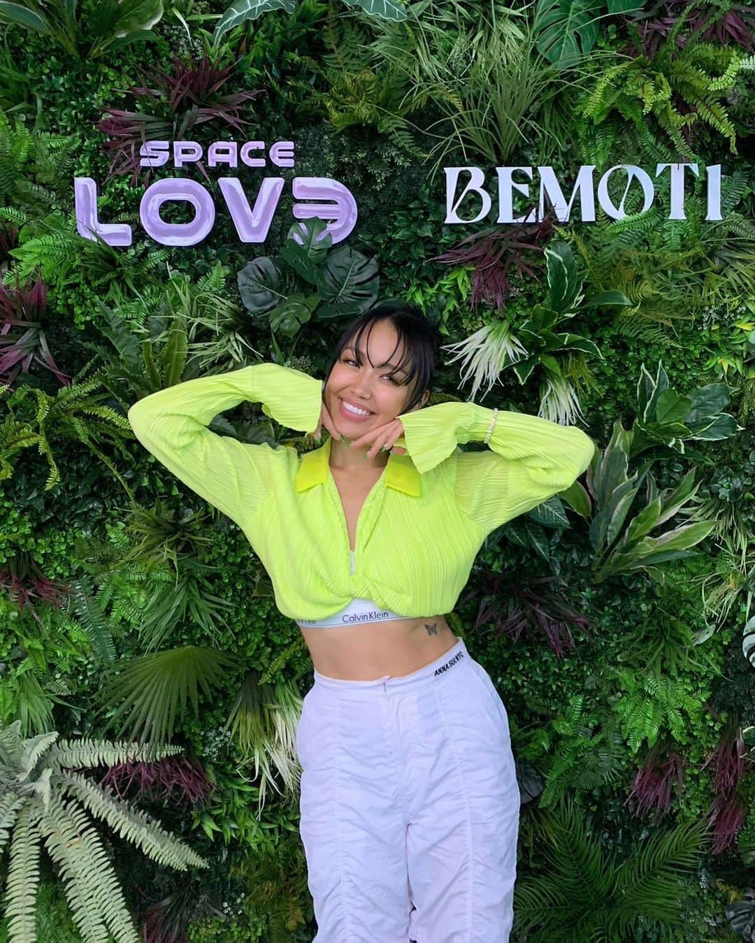 RIEHATAさんのインスタグラム写真 - (RIEHATAInstagram)「@bemoti.official Launch Party㊗️  at @spacelov3_japan   Be Motivated🌿 by #riehata  Bemoti.jp」11月27日 11時05分 - riehata