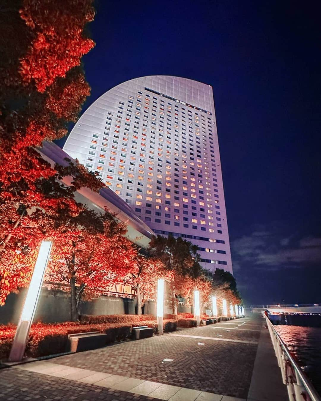 東京カメラ部 横浜分室さんのインスタグラム写真 - (東京カメラ部 横浜分室Instagram)「Photo by @toshionakano 「INTERCONTINENTAL YOKOHAMA GRAND」 https://www.instagram.com/p/CzZx7bePKwb/ . いいね！＆コメント大歓迎！ ※投稿に関するご注意・ポリシーは東京カメラ部に準じます。詳しくは下記をご覧ください。 https://fb.minpos.com/fb/willvii/camera_jpn/static/guideline . #みなとみらい線フォト散歩 #みなとみらい線フォトさんぽ #みなとみらい線 #横浜 #新高島 #みなとみらい #馬車道 #日本大通り #元町中華街 #yokohama #東京カメラ部 #Japan #photo #写真 #日本 Follow: @TCC.Yokohama . ※各種法令、マナー、関係者の指示に従った撮影をお願いします。 *Please ensure that your photography adheres to all relevant laws, etiquette, and instructions issued by authorized persons.」11月27日 11時00分 - tcc.yokohama